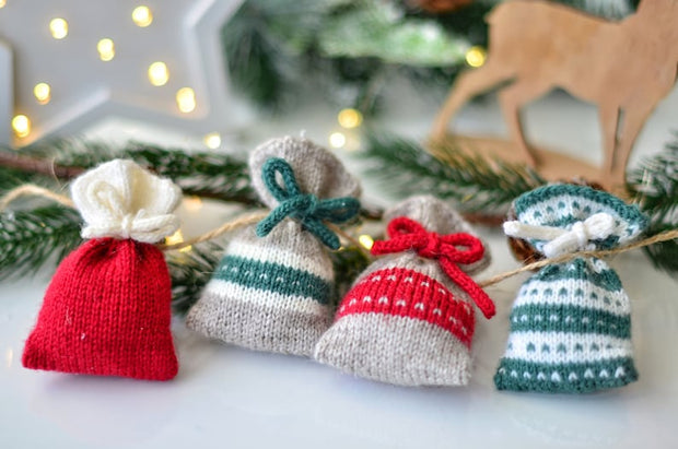 KNITTING PATTERN: Christmas Mini Gift