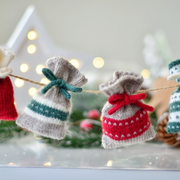 KNITTING PATTERN: Christmas Mini Gift