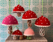 Crochet pattern birdie mushroom